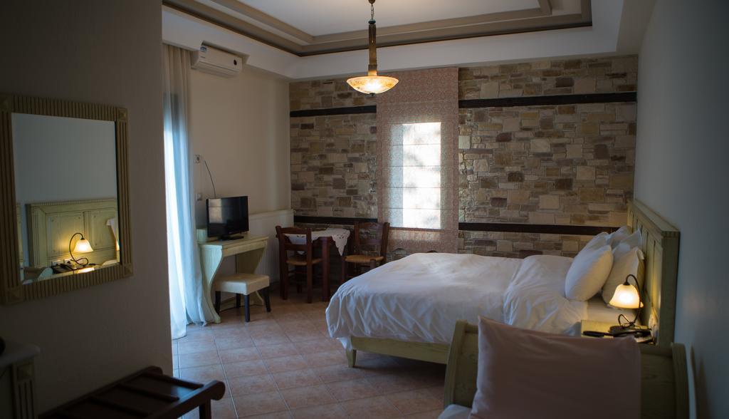 Evzin Hotel Loutraki  Exterior photo